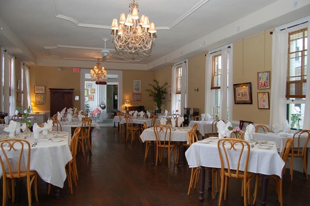 The Chalfonte Hotel Cape May Eksteriør billede